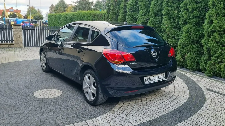 OPEL Astra -