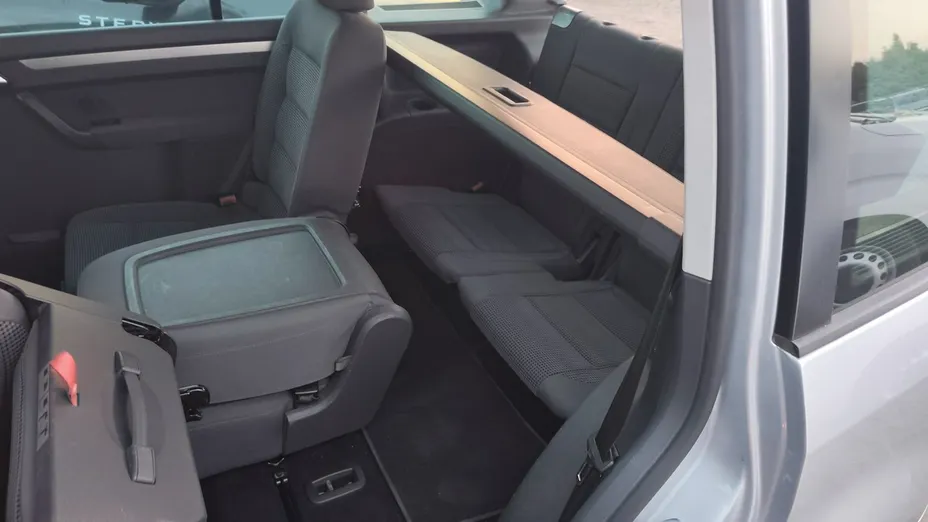 VOLKSWAGEN Touran -