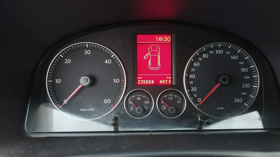 VOLKSWAGEN Touran -