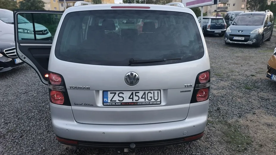 VOLKSWAGEN Touran -