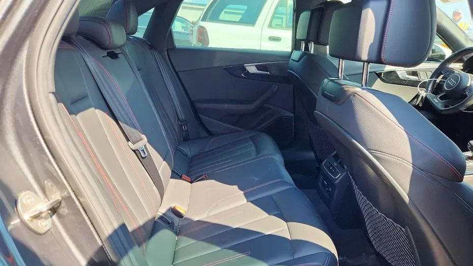 AUDI A4 -