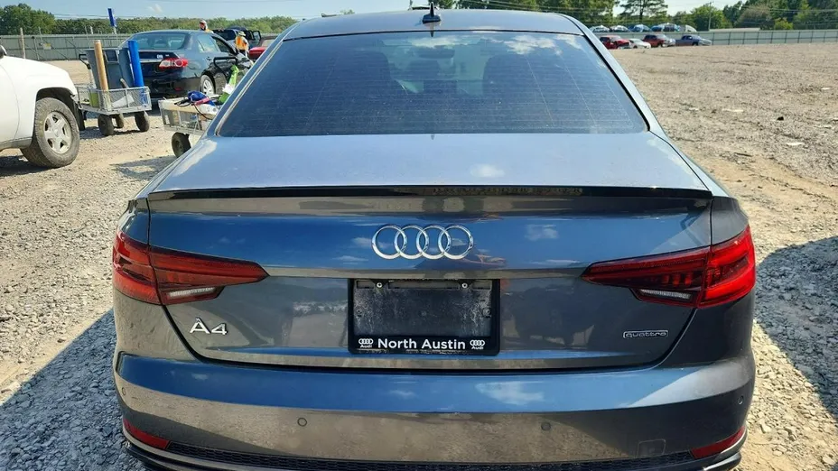 AUDI A4 -