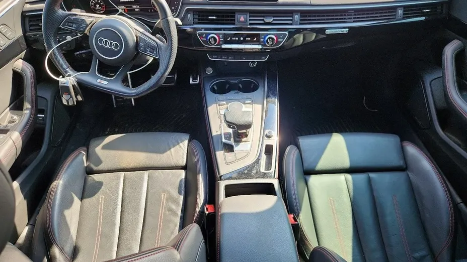 AUDI A4 -