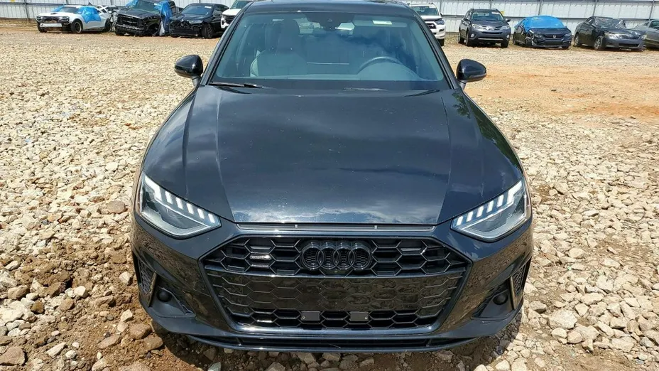 AUDI A4 -