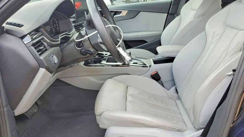 AUDI A4 -