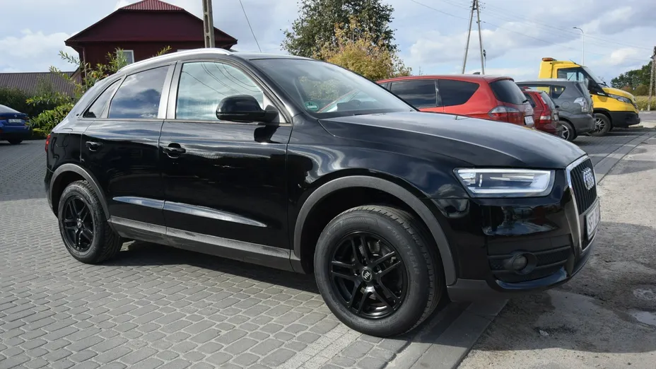 AUDI Q3 -