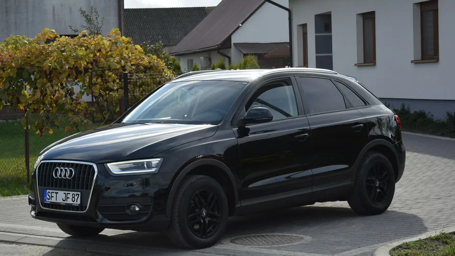 AUDI Q3 -