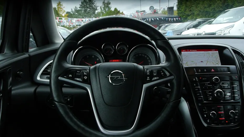 OPEL Astra -