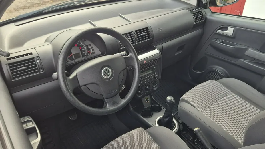 VOLKSWAGEN Fox -