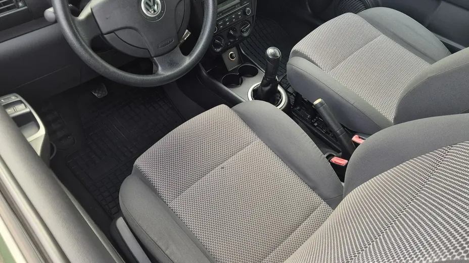 VOLKSWAGEN Fox -