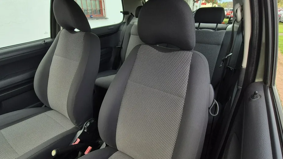 VOLKSWAGEN Fox -