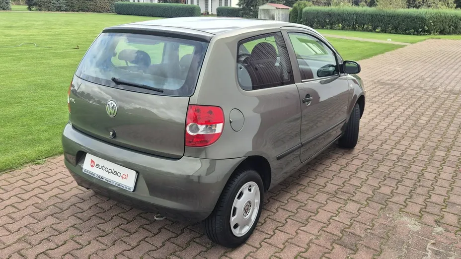 VOLKSWAGEN Fox -