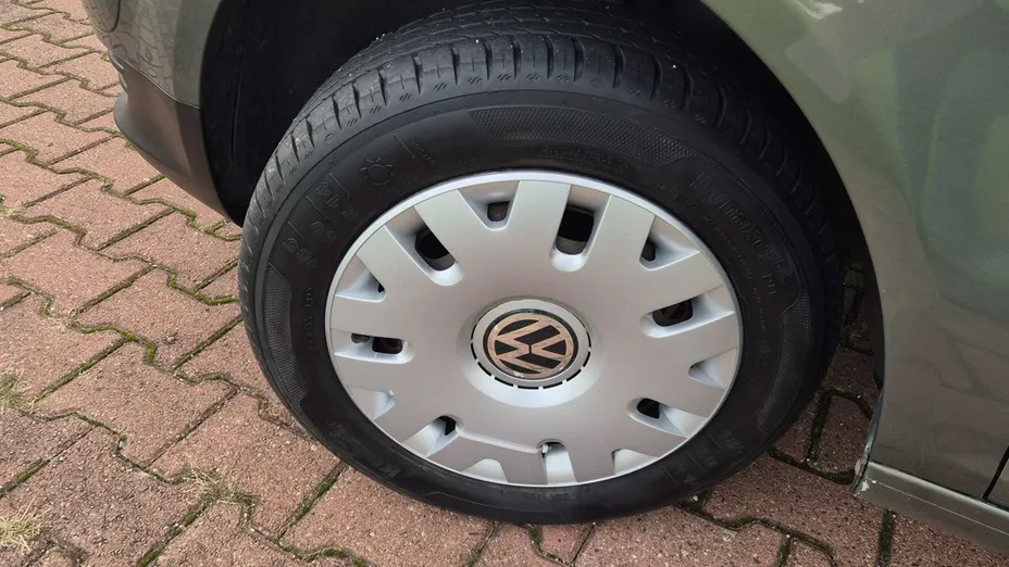 VOLKSWAGEN Fox -