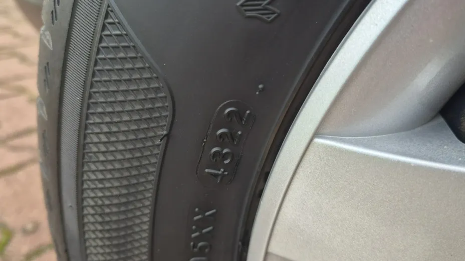 VOLKSWAGEN Fox -