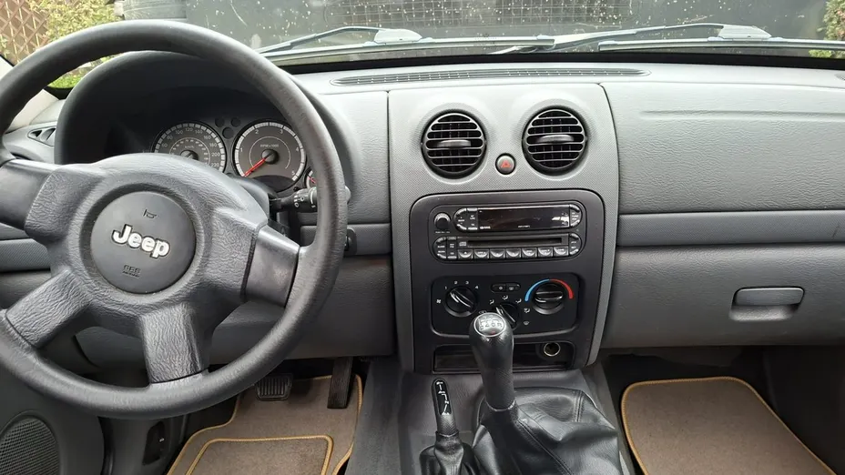 JEEP Cherokee -