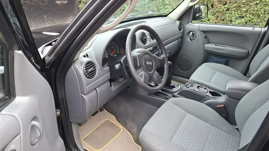 JEEP Cherokee -