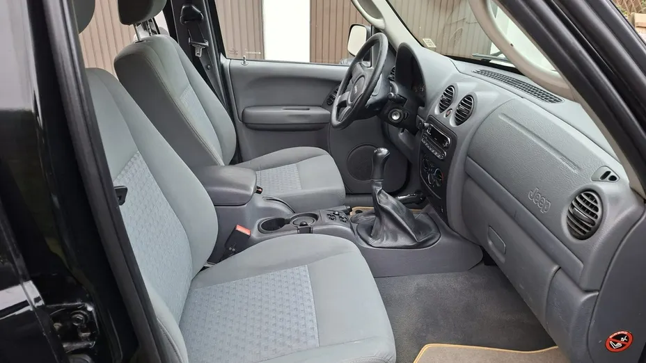 JEEP Cherokee -