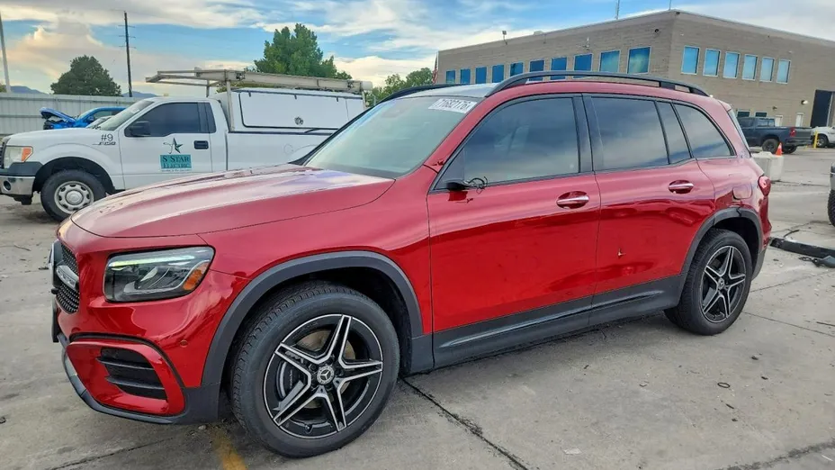 MERCEDES-BENZ GLB -
