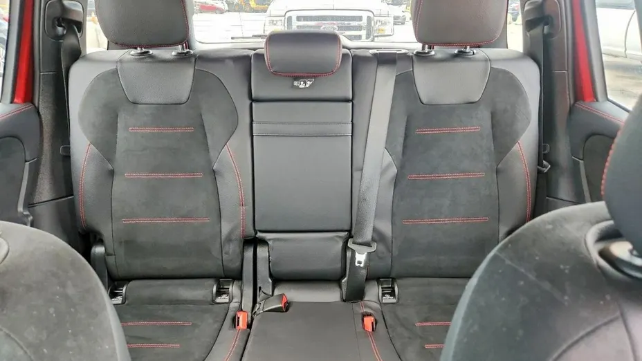 MERCEDES-BENZ GLB -
