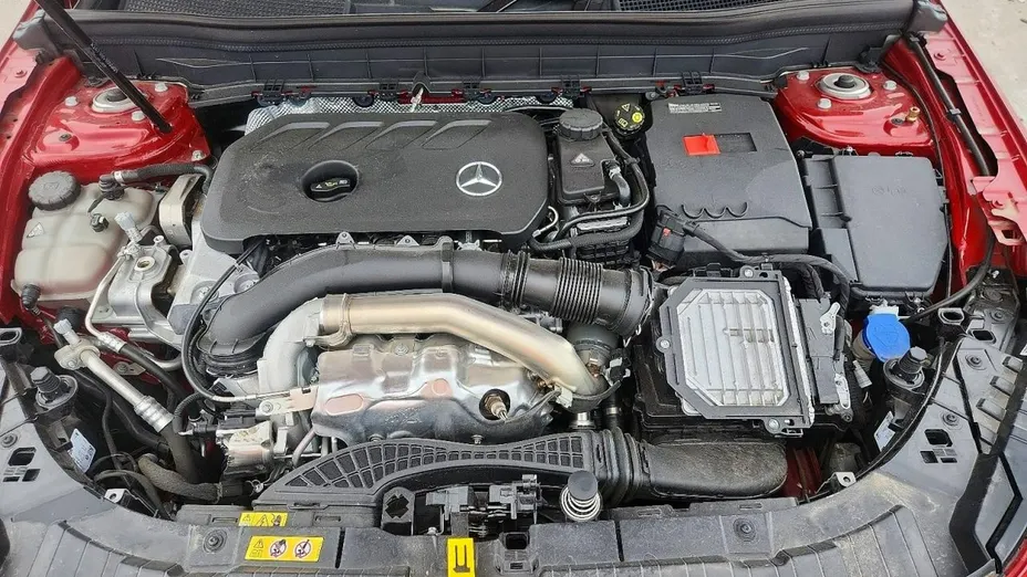 MERCEDES-BENZ GLB -