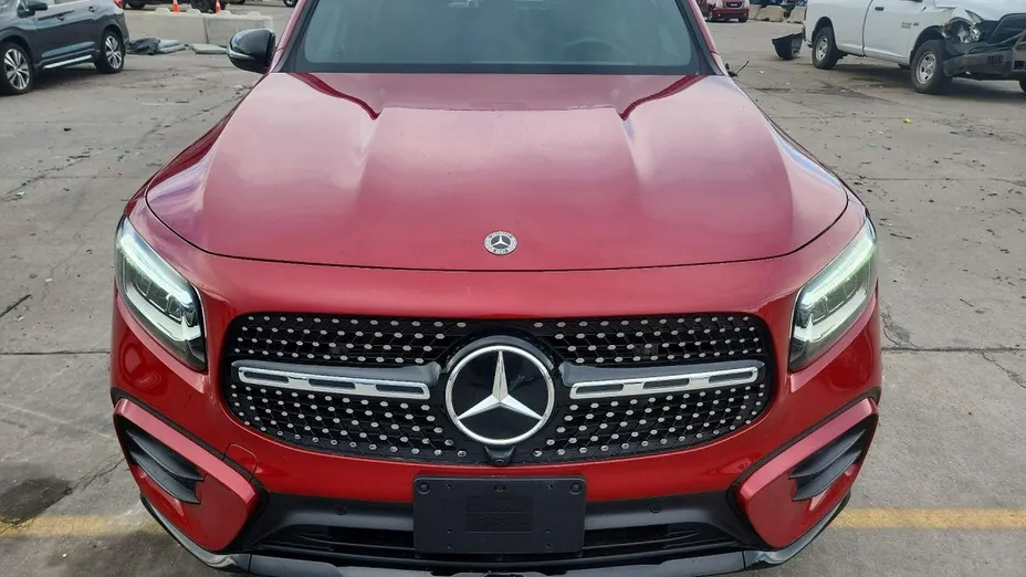 MERCEDES-BENZ GLB -