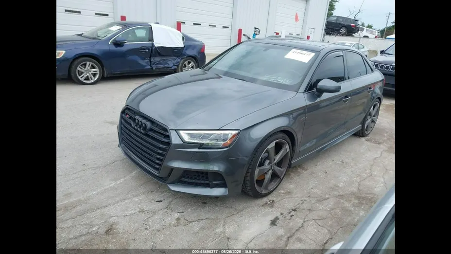 AUDI S3 -