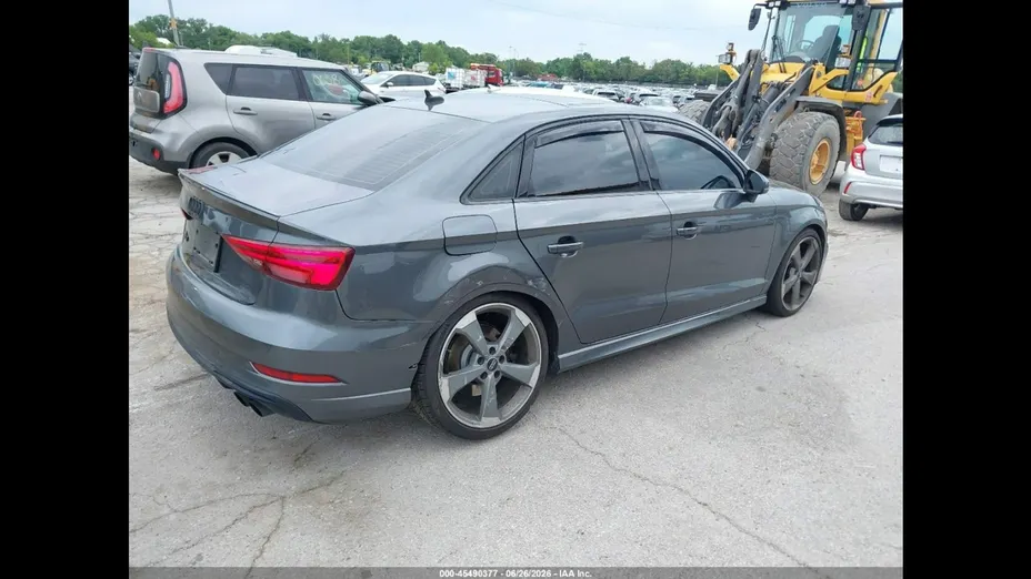 AUDI S3 -