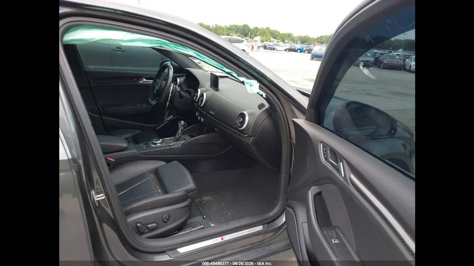 AUDI S3 -