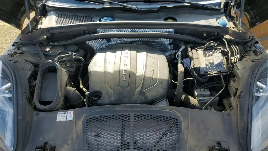 PORSCHE Macan -