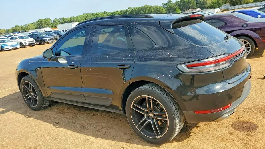 PORSCHE Macan -