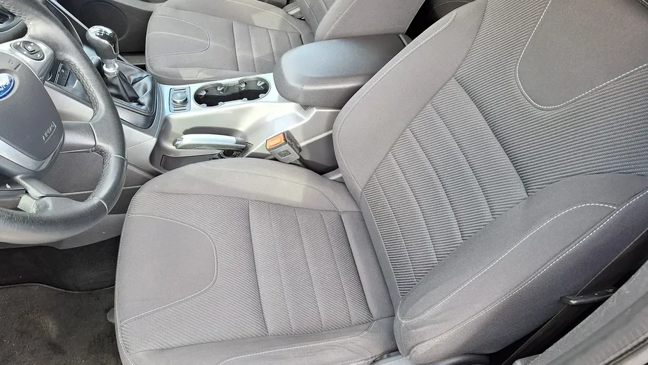 FORD Kuga -