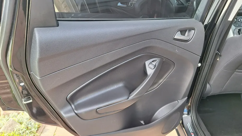 FORD Kuga -