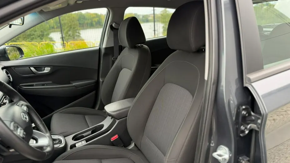 HYUNDAI Kona -