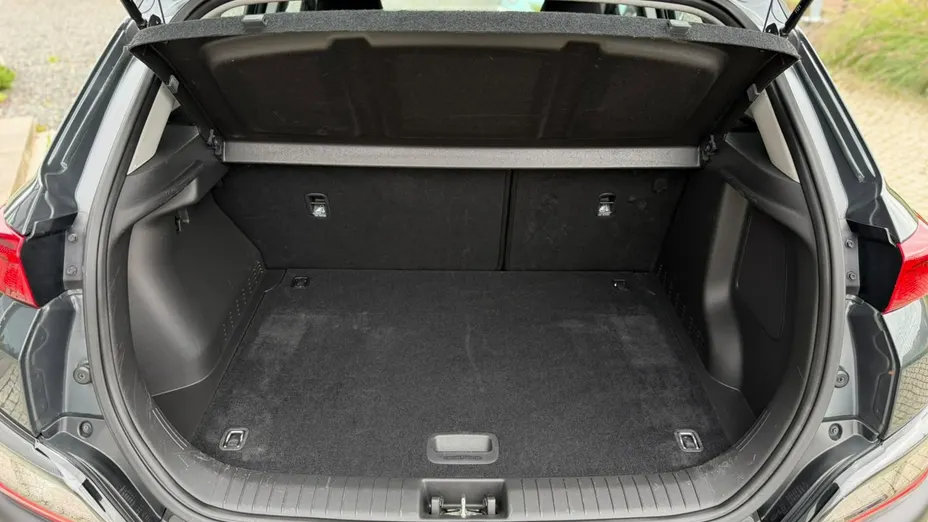 HYUNDAI Kona -