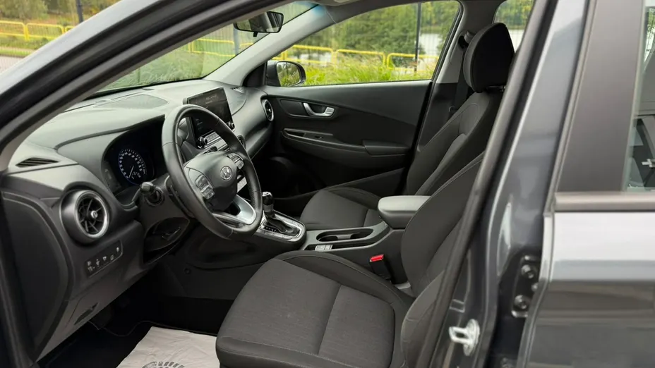 HYUNDAI Kona -