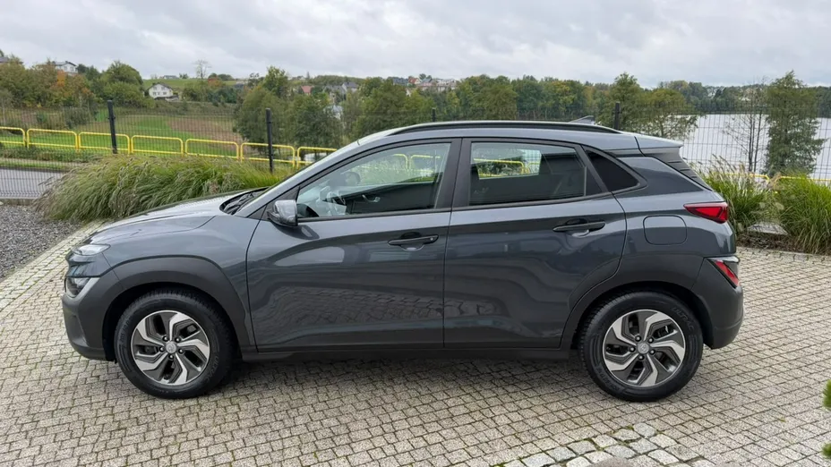 HYUNDAI Kona -