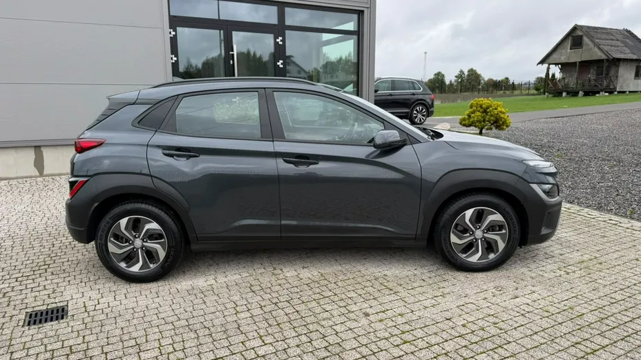 HYUNDAI Kona -