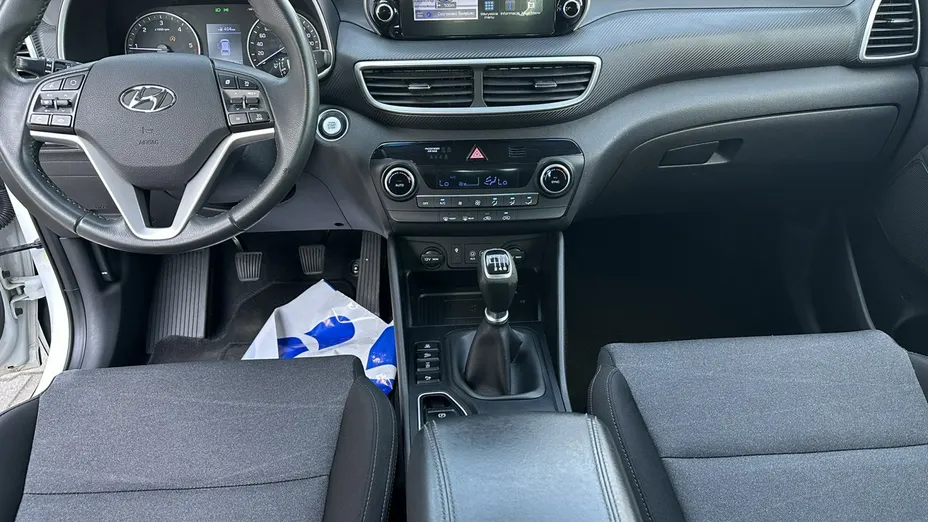 HYUNDAI Tucson -