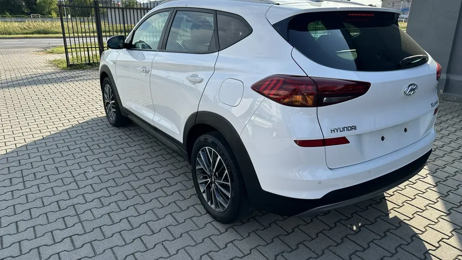 HYUNDAI Tucson -