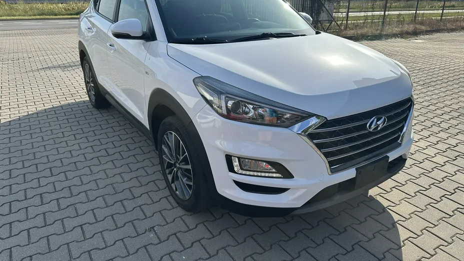 HYUNDAI Tucson -