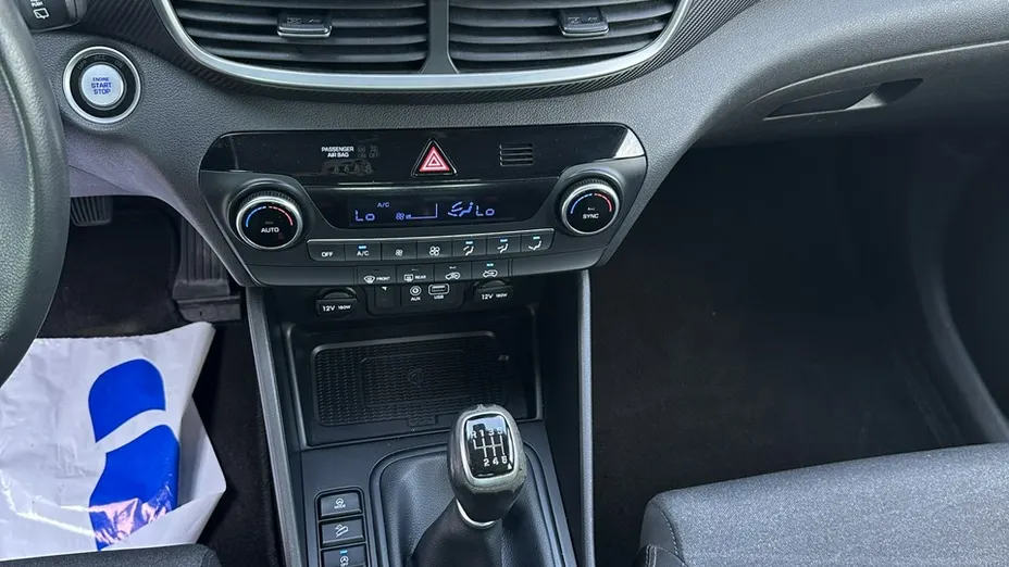 HYUNDAI Tucson -