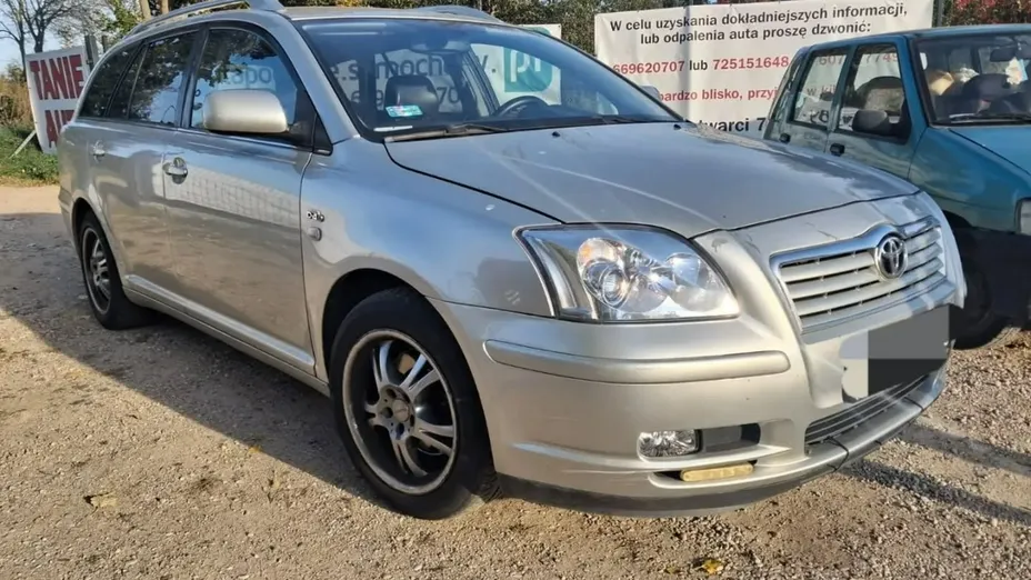 TOYOTA Avensis -