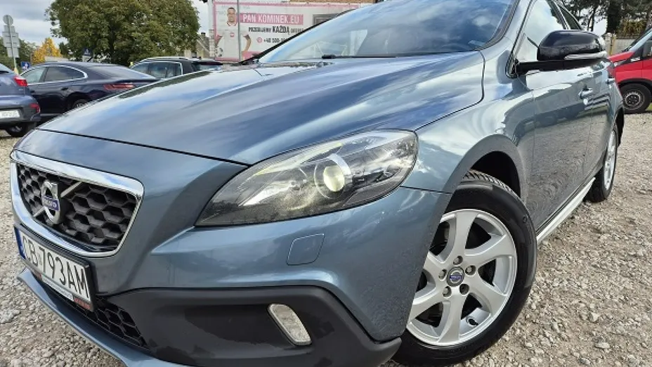 VOLVO V40 Cross Country -
