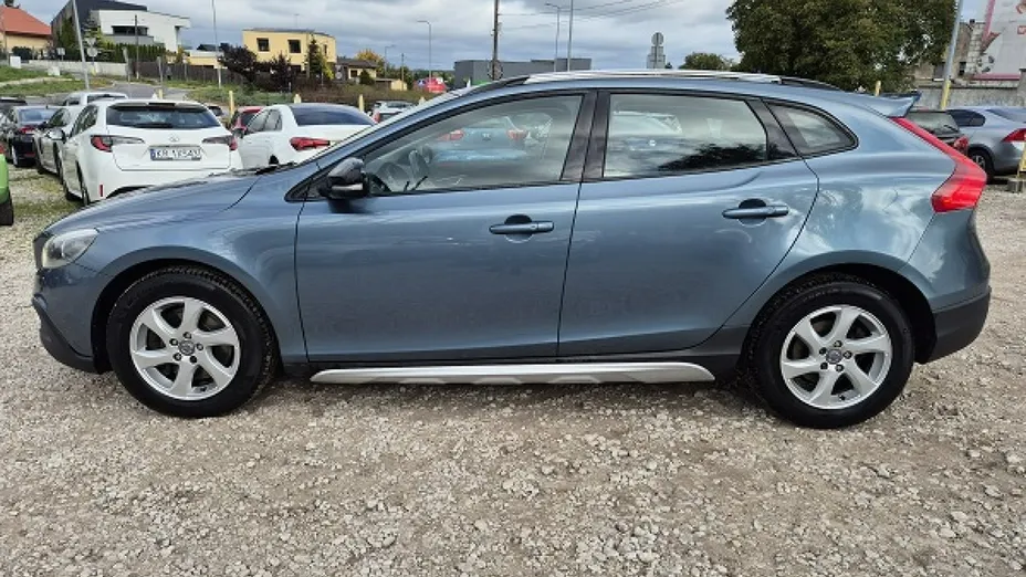 VOLVO V40 Cross Country -