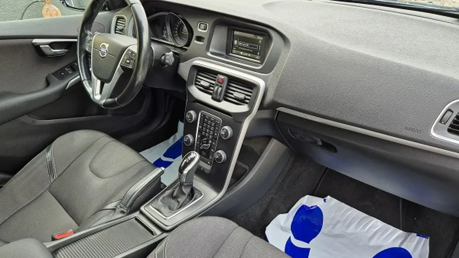 VOLVO V40 Cross Country -