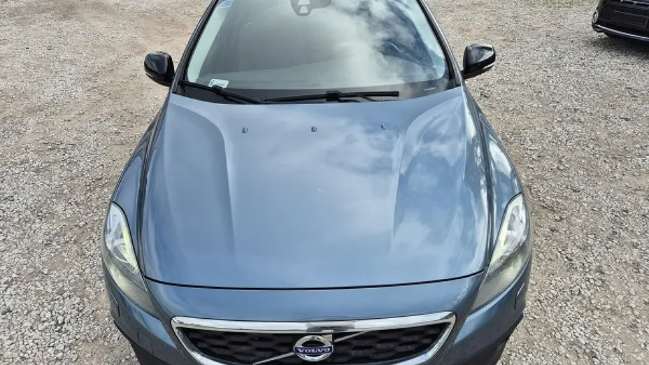 VOLVO V40 Cross Country -