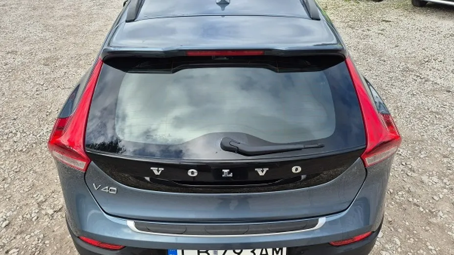 VOLVO V40 Cross Country -