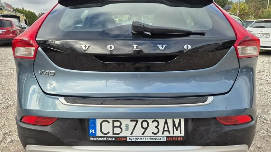 VOLVO V40 Cross Country -