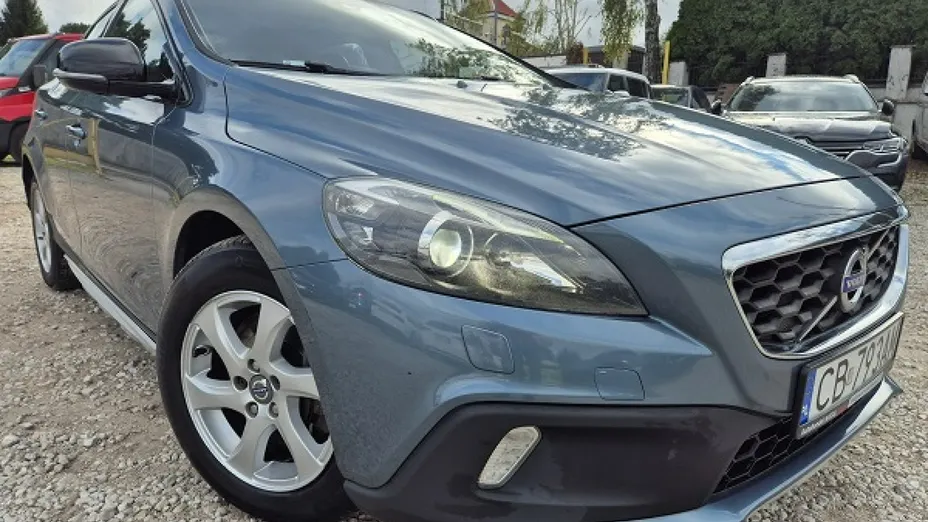 VOLVO V40 Cross Country -