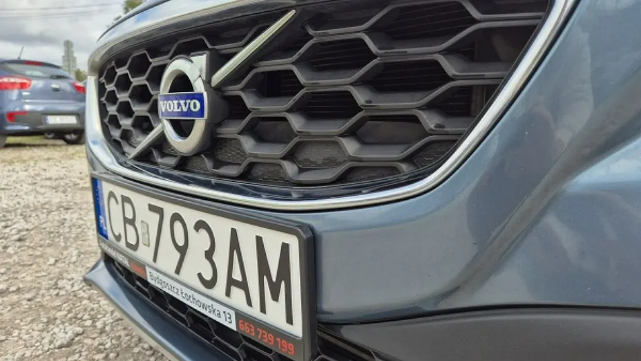 VOLVO V40 Cross Country -